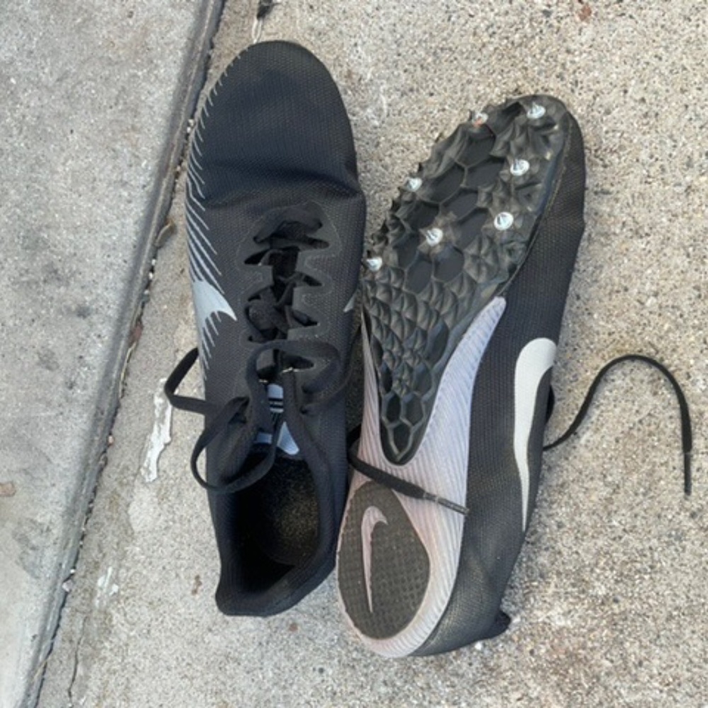 Track shoes